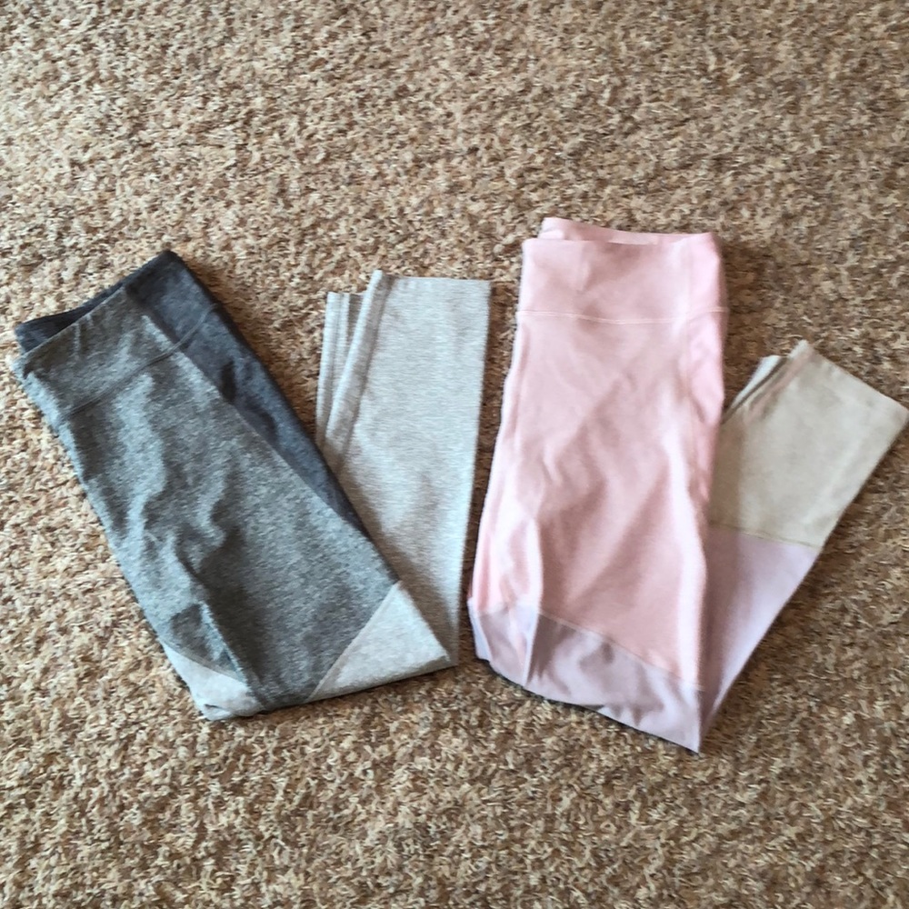 Two Pairs of Outside Voices 7/8 Leggings in XL